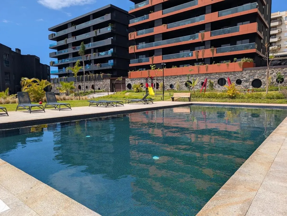 Sky-High Elegance Top-Floor Views Of City, Ocean & Sunrise Funchal