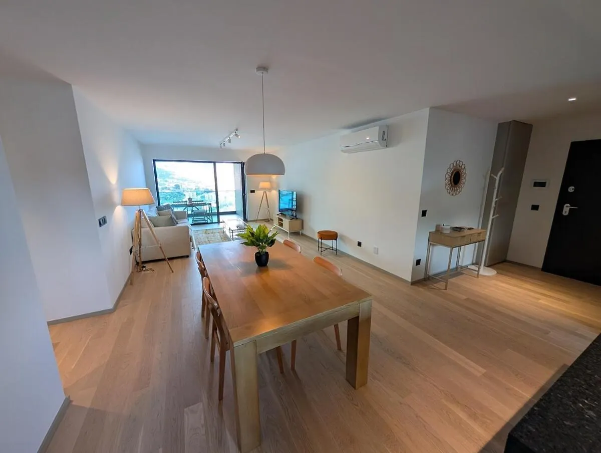 アパート Sky-High Elegance Top-Floor Views Of City, Ocean & Sunrise フンシャル